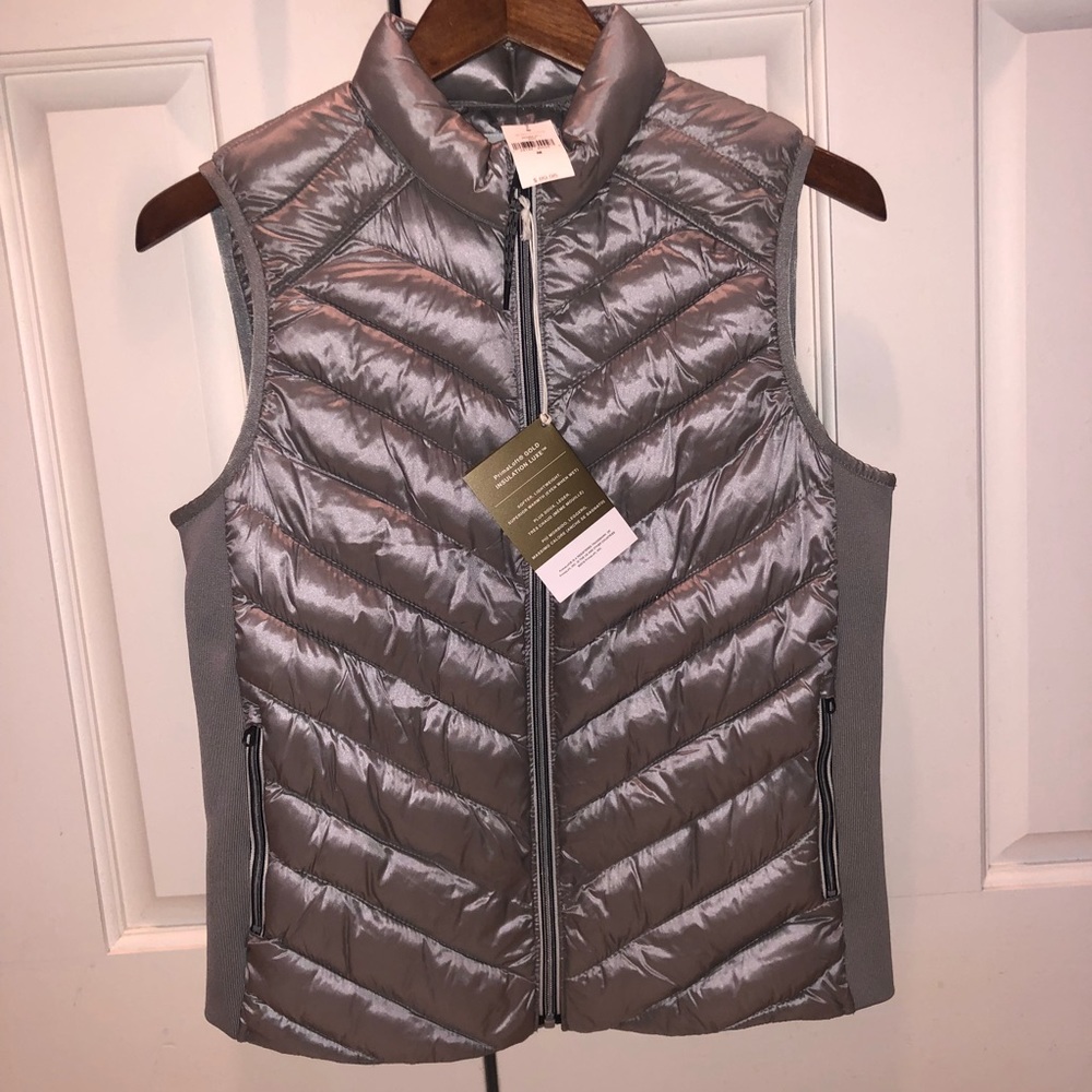 GAP Women’s Gray Light Puffer Vest